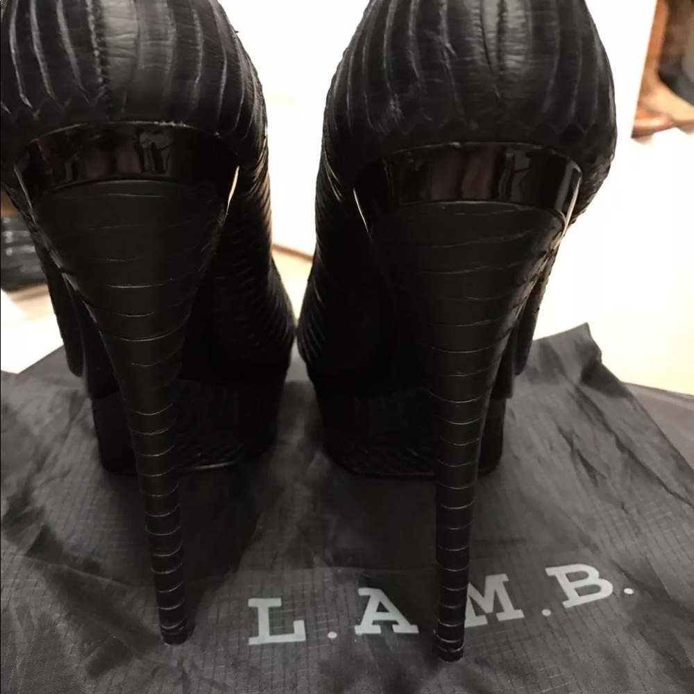 L.A.M.B.Ilane pumps Brand New